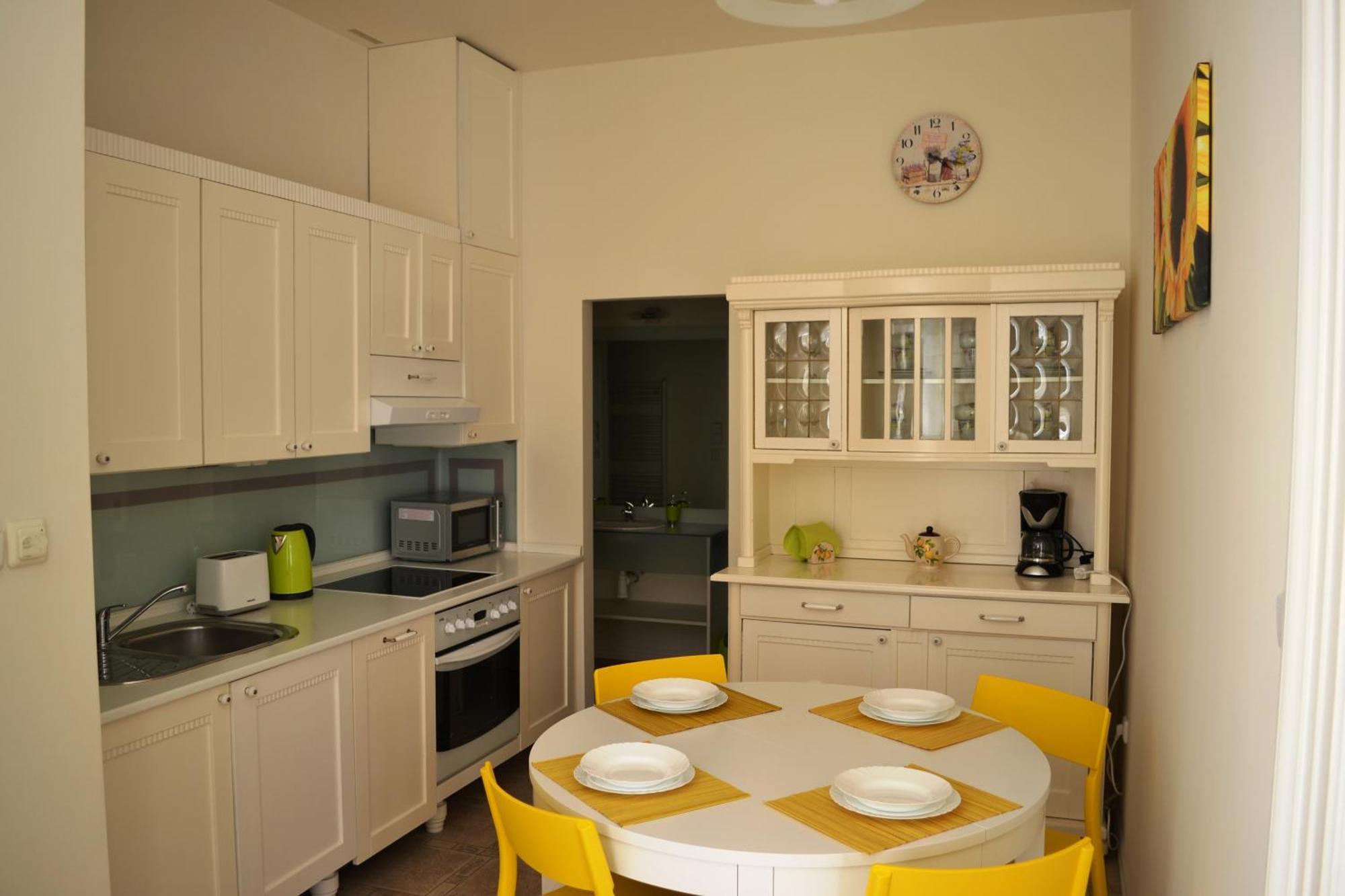 פראג Sunflower 2Bdr Flat By Ruterra מראה חיצוני תמונה
