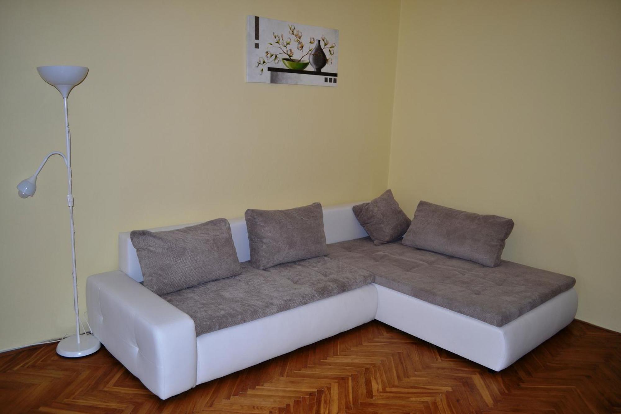 פראג Sunflower 2Bdr Flat By Ruterra מראה חיצוני תמונה